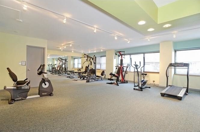 4200 N Marine Dr in Chicago, IL - Building Photo