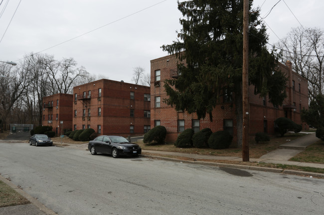 Cliveden Court in Philadelphia, PA - Building Photo - Building Photo