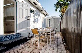 2170 NW 18th Ter in Miami, FL - Building Photo - Building Photo
