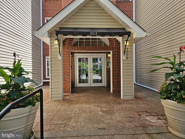 property at 3315 Wyndham Cir