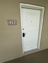 7703 Camino Real in South Miami, FL - Building Photo