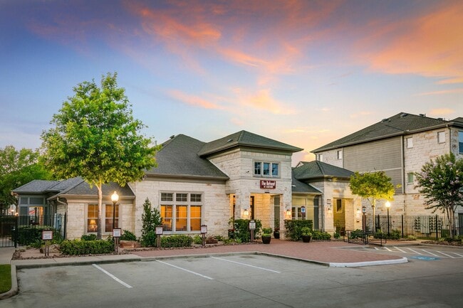 The Retreat at Stafford in Stafford, TX - Building Photo - Building Photo