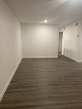 807 S Morrison Ave-Unit -D in Collinsville, IL - Building Photo - Building Photo