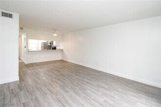 2566 Kings Lake Blvd in Naples, FL - Building Photo - Building Photo