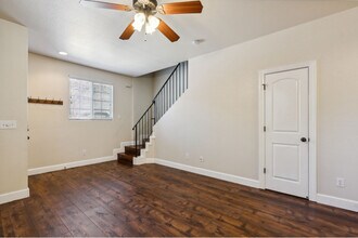 3004 Portola Way in Sacramento, CA - Building Photo - Building Photo