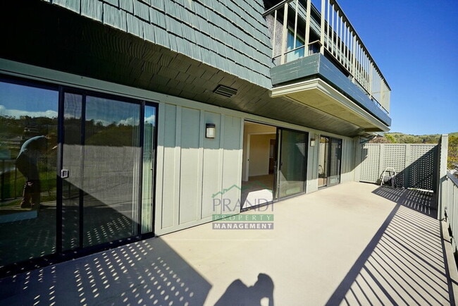 16 Greenwood Bay Dr in Tiburon, CA - Building Photo - Building Photo