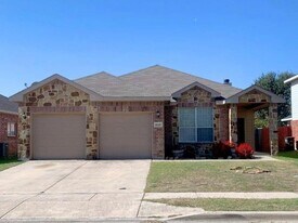 8649 Star Thistle Dr in Fort Worth, TX - Building Photo