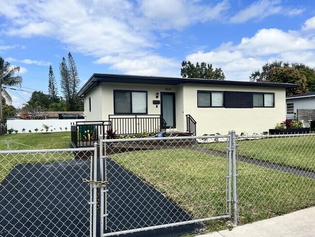 11535 SW 139th Terrace in Miami, FL - Building Photo - Building Photo