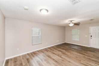 2140 Thomas Ct in Jacksonville, FL - Building Photo - Building Photo