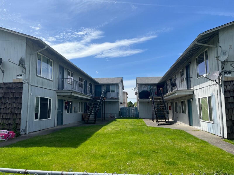 941 8th Ave in Longview, WA - Building Photo