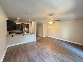 8868 Brown Pelican Cir in Navarre, FL - Building Photo - Building Photo