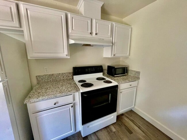 337 N Thesta St in Fresno, CA - Building Photo - Building Photo