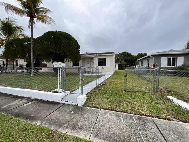 1240 NE 143rd St in North Miami, FL - Building Photo - Building Photo