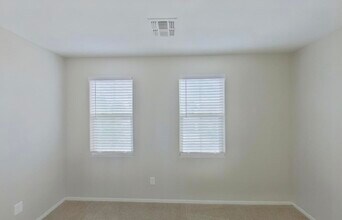 3345 N Ellen Dr in Arlington Heights, IL - Building Photo - Building Photo