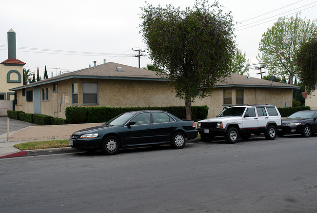 309 E Arbor Vitae St in Inglewood, CA - Building Photo - Building Photo