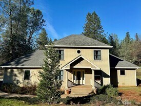 10978 Squirrel Creek Rd in Grass Valley, CA - Building Photo