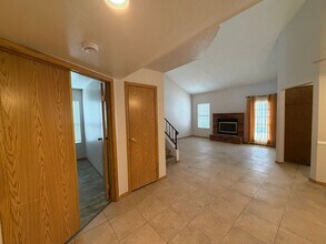 516 Inness Ave in Henderson, NV - Building Photo - Building Photo