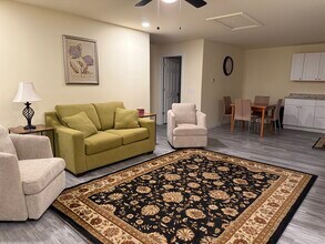 424 Hancock St, Unit B in Bangor, ME - Foto de edificio - Building Photo