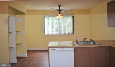 8923 Skyrock Ct in Columbia, MD - Building Photo - Building Photo