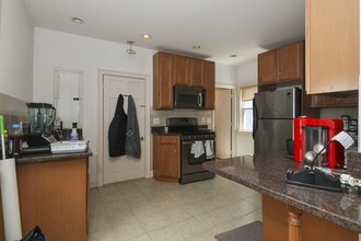 164 L St, Unit #2 in Boston, MA - Building Photo - Building Photo