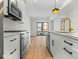 48 Woodward St in Boston, MA - Building Photo