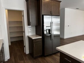 7032 Nystrom Wy in Roseville, CA - Building Photo - Building Photo