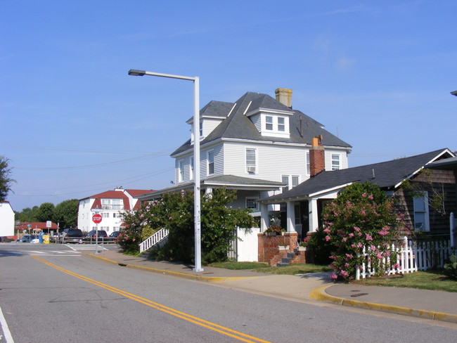 Victoria Inn & Cottages in Virginia Beach, VA - Building Photo - Building Photo