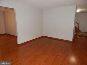 43974 White Cedar Ln in California, MD - Foto de edificio - Building Photo