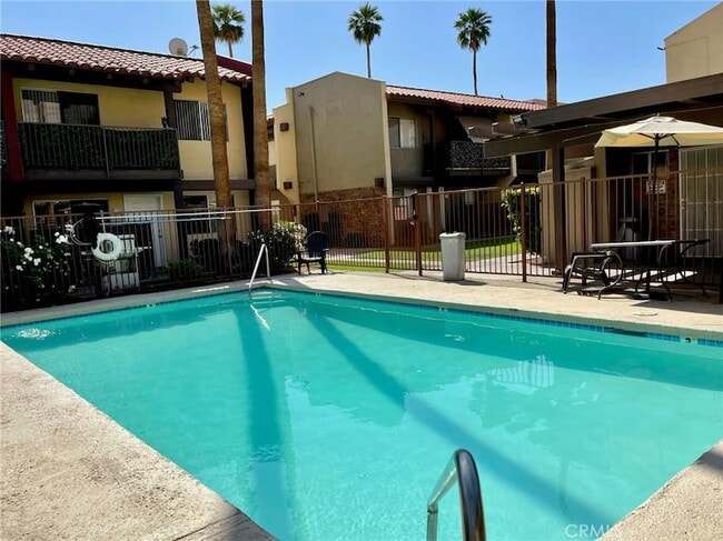 51085 Eisenhower Dr, Unit 4-04-101 in La Quinta, CA - Foto de edificio - Building Photo