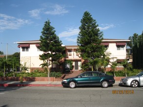 1001 San Rafael Ave in Glendale, CA - Building Photo - Building Photo