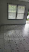 1008 Brownlea Dr in Greenville, NC - Foto de edificio - Building Photo