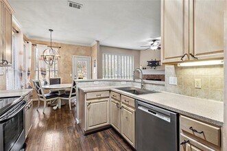 3813 Oak Leaf Ln in Bedford, TX - Building Photo - Building Photo