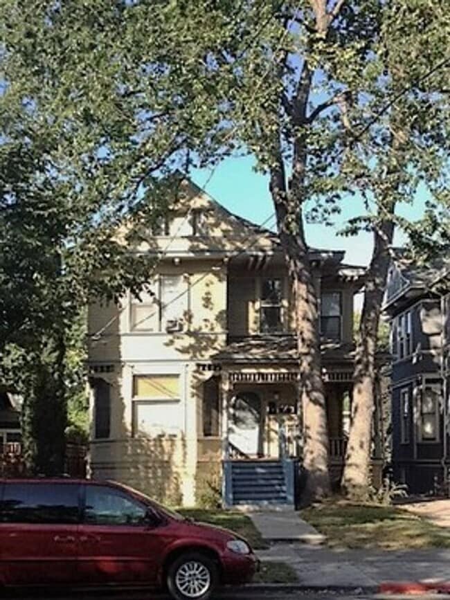 property at 440 S 10th St