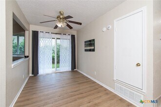 2210 Carousel Dr in Killeen, TX - Building Photo - Building Photo