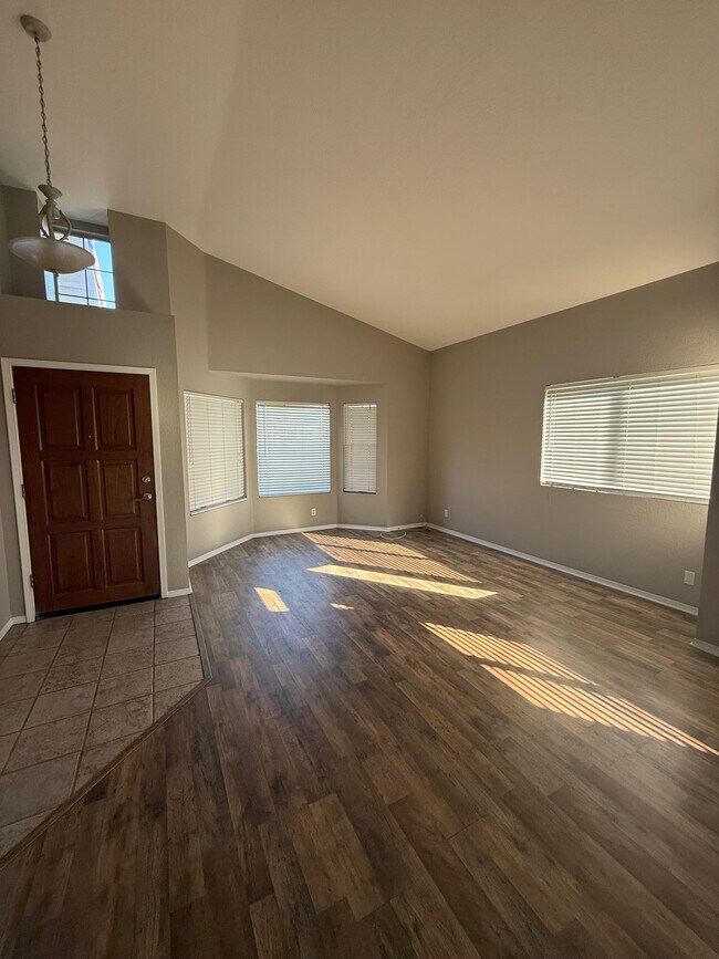 39387 Via Temprano in Murrieta, CA - Building Photo - Building Photo