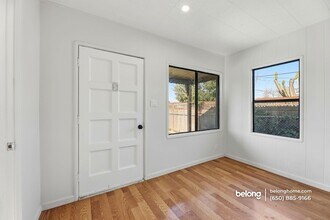 26786 Clarkford St in Hayward, CA - Foto de edificio - Building Photo