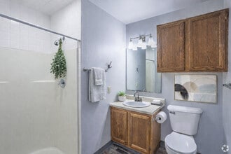 Residences on College Hill in Cedar Falls, IA - Foto de edificio - Building Photo