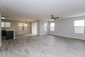 2466 E Hazeltine Way in Chandler, AZ - Building Photo - Building Photo