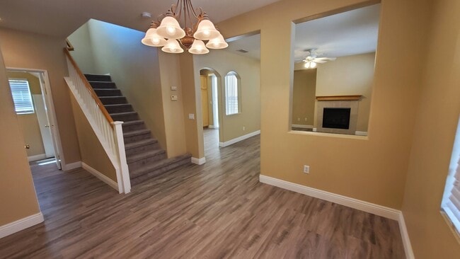 24747 Montevista Cir in Santa Clarita, CA - Building Photo - Building Photo