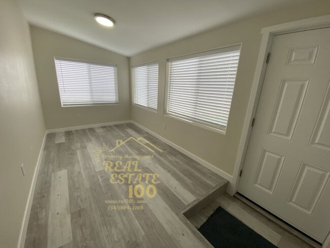 3429 NW Jetty Ave in Lincoln City, OR - Building Photo - Building Photo