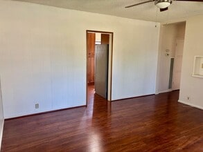 5465 W Phillips St in Ontario, CA - Building Photo - Building Photo