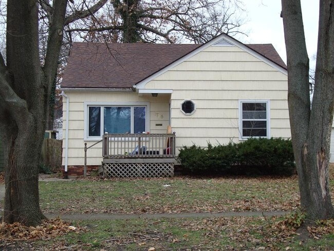 property at 1725 N Brookfield St