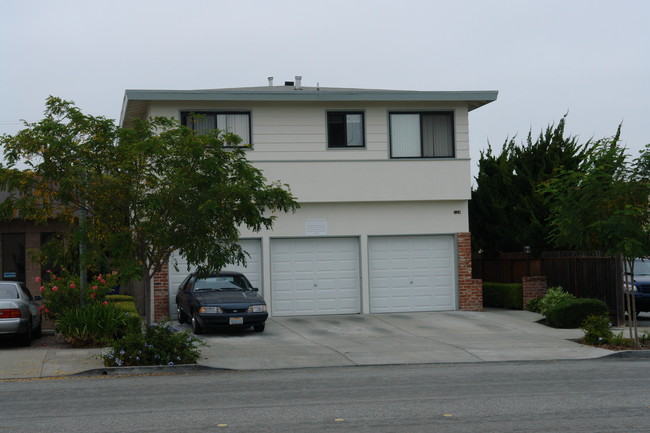 124 Park Pl in San Bruno, CA - Foto de edificio - Building Photo