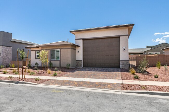 105 Camila Vlg Ave in Henderson, NV - Building Photo - Building Photo