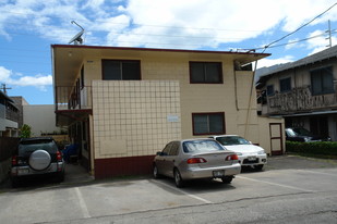2139 Eluwene St in Honolulu, HI - Building Photo