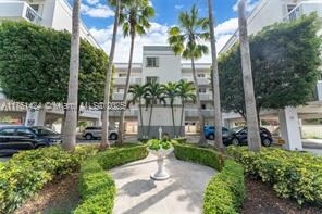 2800 SW 7th St, Unit # 201 in Miami, FL - Building Photo
