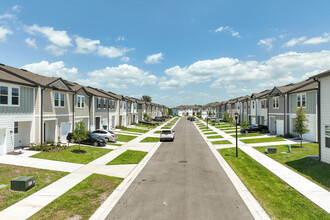 Dug Creek in Gibsonton, FL - Foto de edificio - Building Photo