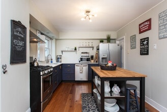 47 Court St, Unit Front in Saratoga Springs, NY - Building Photo - Building Photo