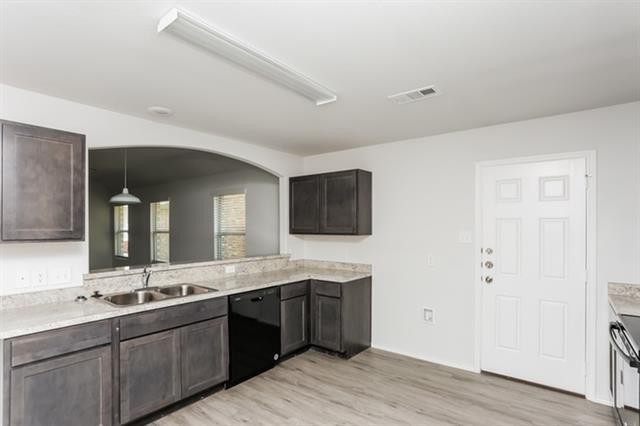 3911 Job Dr in Ennis, TX - Building Photo - Building Photo