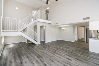 221 E Kroll Dr in Gilbert, AZ - Building Photo - Building Photo
